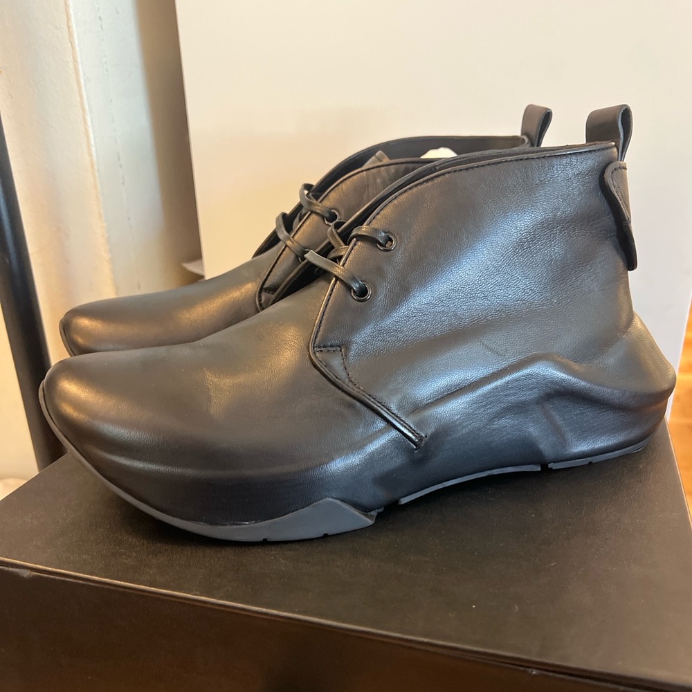 🔥 Giorgio Armani Limited Edition Sneakers — #61 of 100 |Made in Italy| Size 10